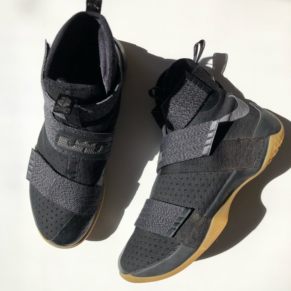 lebron soldier 10 black gum